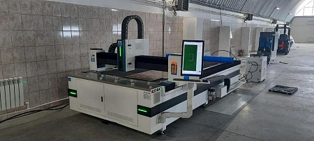 Оптоволоконный лазерный станок для резки металла MetalTec 1530 BL (MAX-1000 W) купить в Новосибирске - rodan.ru