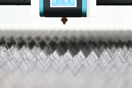 Оптоволоконный лазерный станок для резки металла MetalTec 1530 B (RECI-1000 W) купить в Новосибирске - rodan.ru