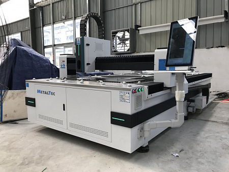 Оптоволоконный лазерный станок для резки металла MetalTec 1530 B (RECI-1000 W) купить в Новосибирске - rodan.ru